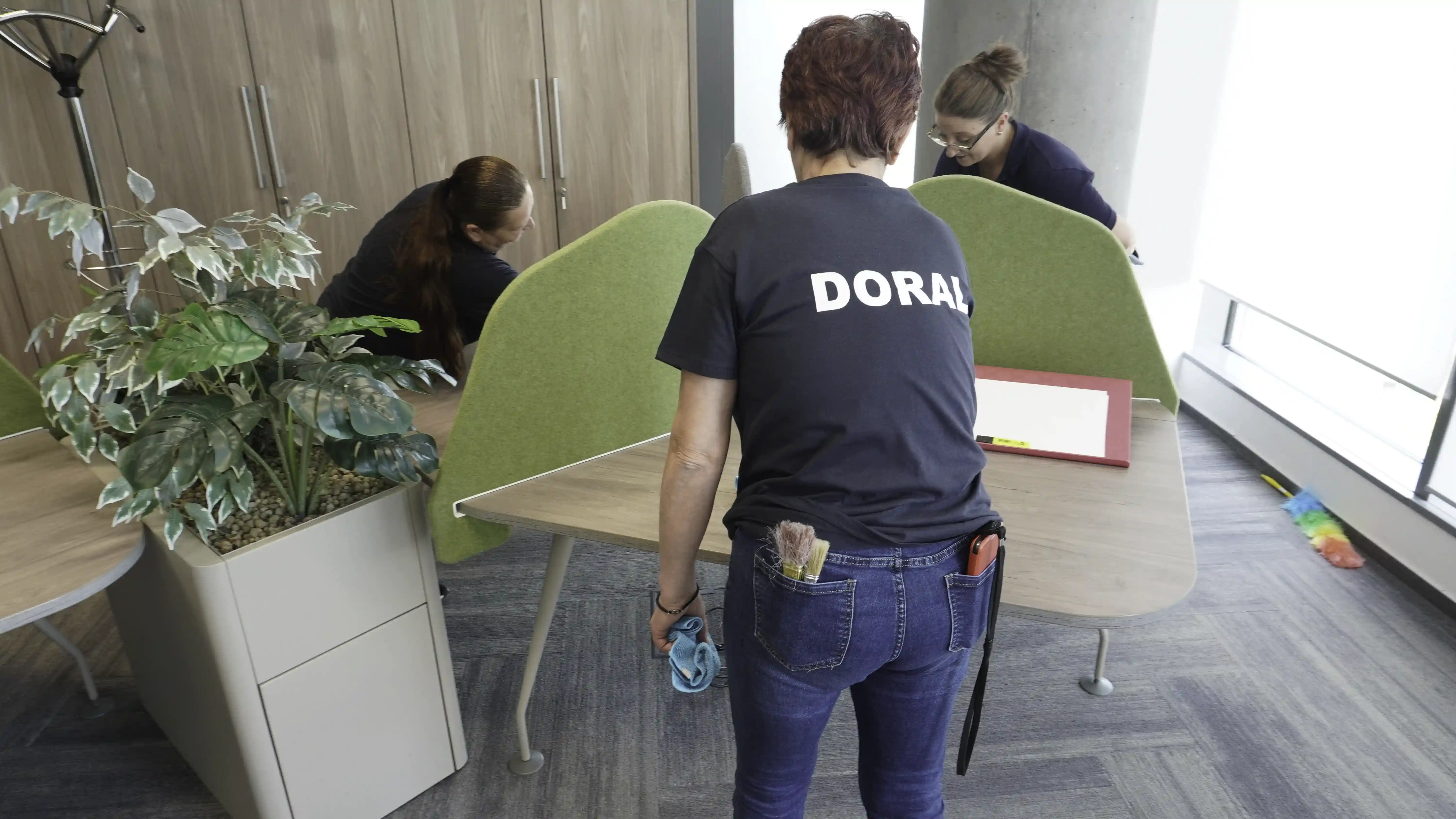Lucrare de curățenie profesională Doral Cleaning 1