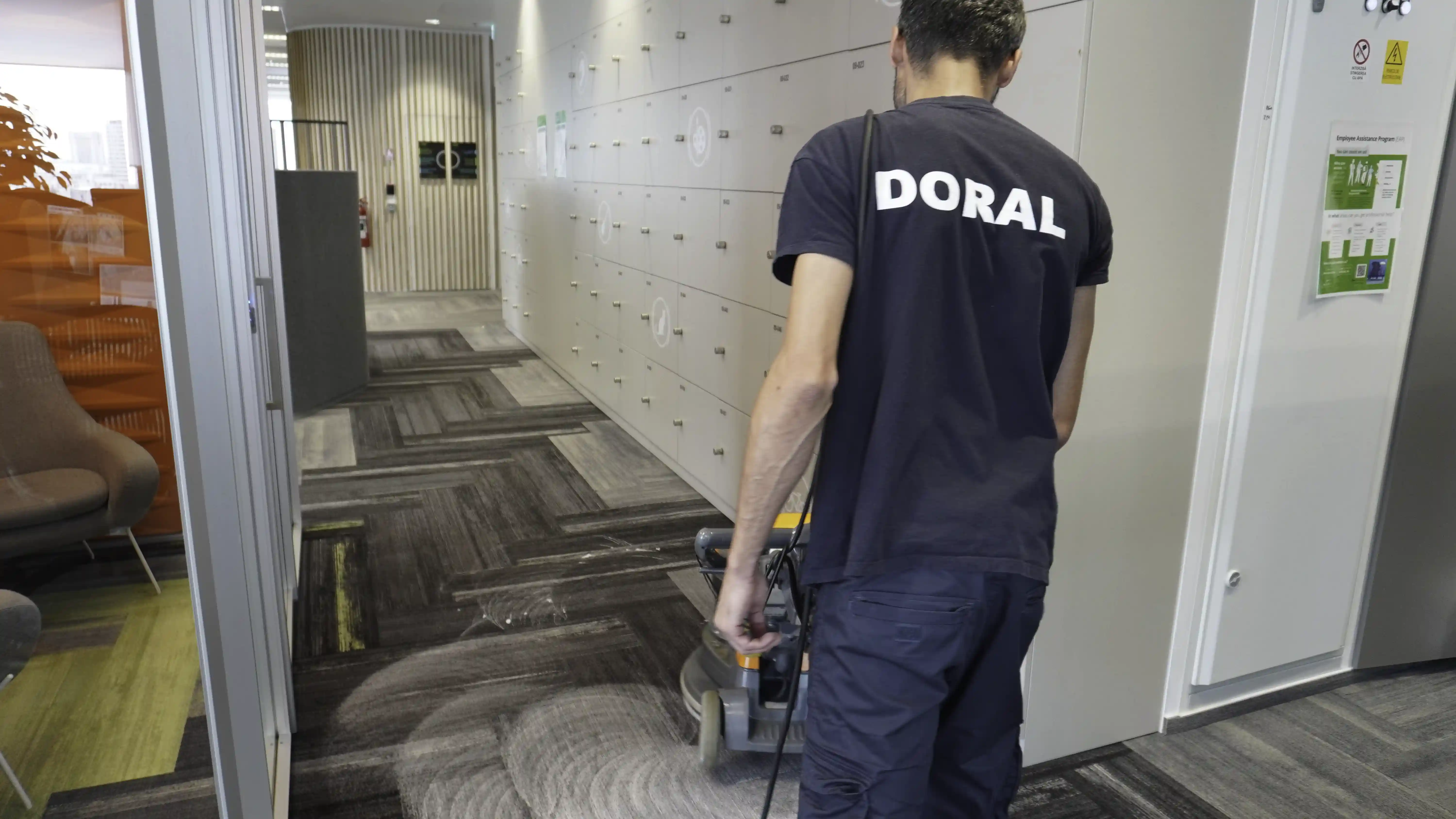 Lucrare de curățenie profesională Doral Cleaning 8